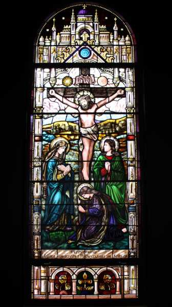 Church-Stained-Window-Crucifixion-Scene