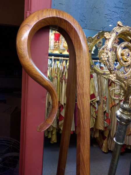 Bishops-Crosier-Crozier-1
