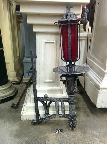 Cast-Iron-Antiquewall-mounted-sanctuary-light
