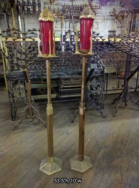 Standing-Sanctuary Lamp-2