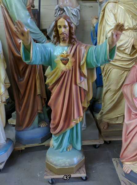 Risen-Jesus-Statue-2