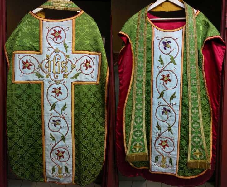 Fiddleback-Vestment-Green-2