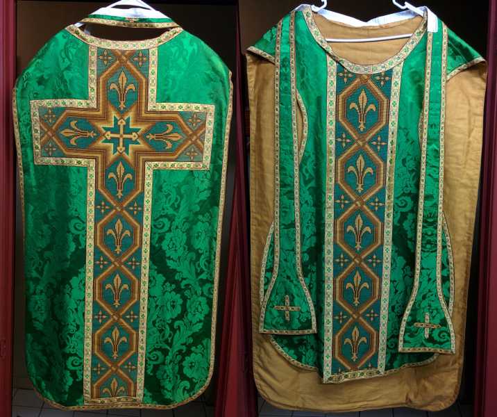 Fiddleback-Vestment-Green